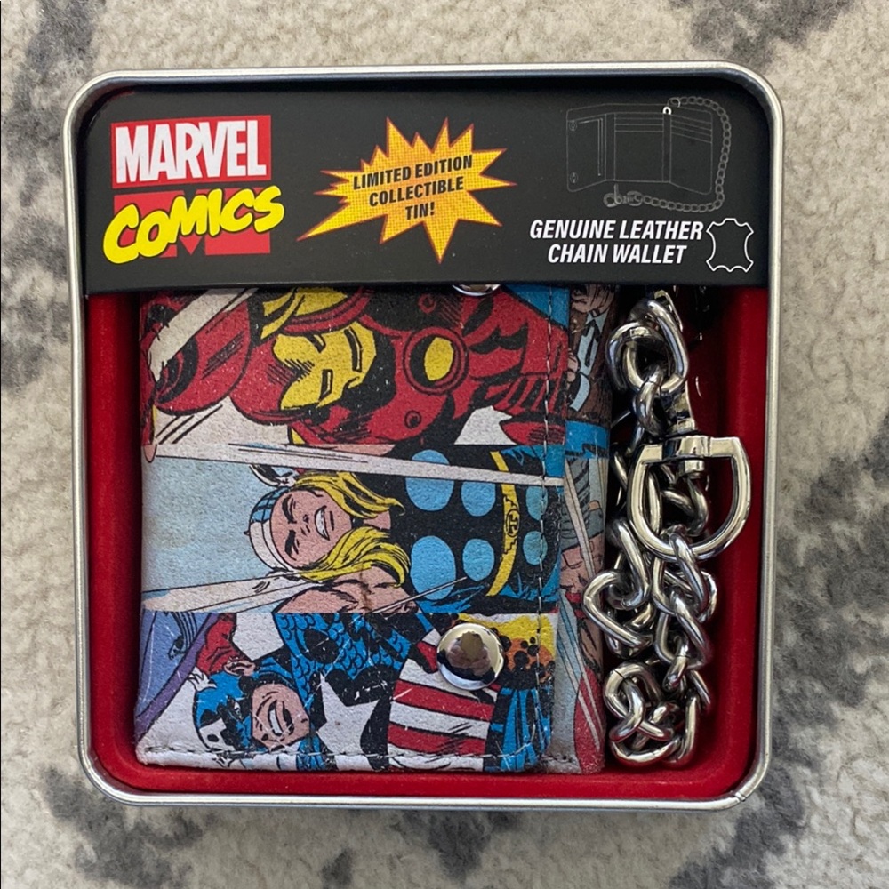 Marvel Comics Genuine Leather Trifold Wallet with 15 “ Chain and Button Closure